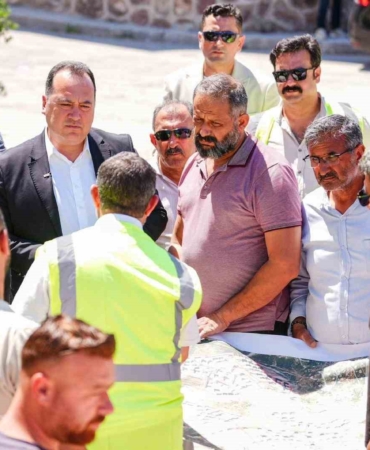 baskan-dutlulu-akgedik-toki-2-etapta-altyapi-calismalarini-inceledi-JjzsDLi6.jpg