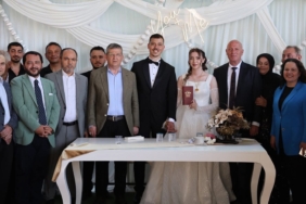 baskan-kumral-kizini-yuvadan-ucurdu-JsBO7xma.jpg