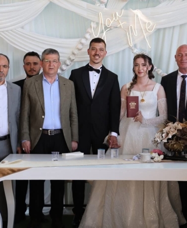 baskan-kumral-kizini-yuvadan-ucurdu-JsBO7xma.jpg