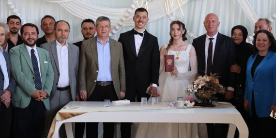 baskan-kumral-kizini-yuvadan-ucurdu-JsBO7xma.jpg