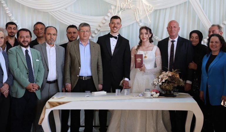 baskan-kumral-kizini-yuvadan-ucurdu-JsBO7xma.jpg