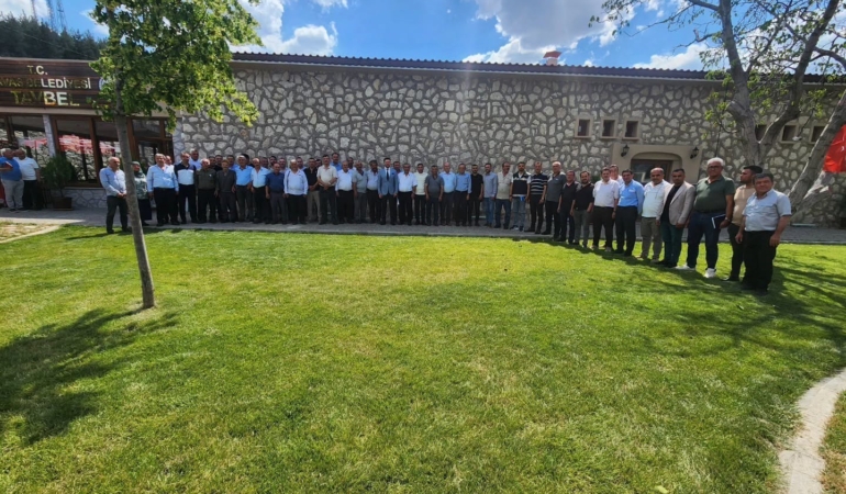 baskan-tatik-muhtarlarla-ilcede-yapilacak-hizmetleri-degerlendirdi-SGWm9lIz.jpg