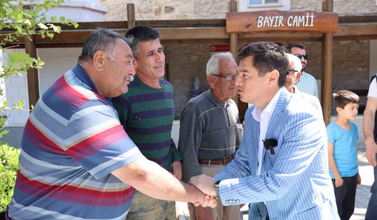 baskan-unlu-babalarimiz-toplumumuzun-en-onemli-yapi-taslarindan-biridir-VP9GtIX6.jpg
