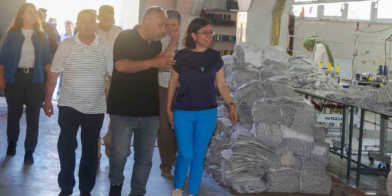 baskan-vekili-ozkan-dokumacilar-sitesi-esnafini-ziyaret-etti-tSIrcSyn.jpg