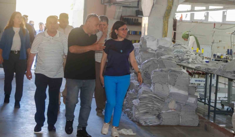 baskan-vekili-ozkan-dokumacilar-sitesi-esnafini-ziyaret-etti-tSIrcSyn.jpg