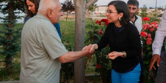 baskan-vekili-ozkan-muharrem-ayi-iftarinda-vatandaslarla-bulustu-8IeZ9Phn.jpg