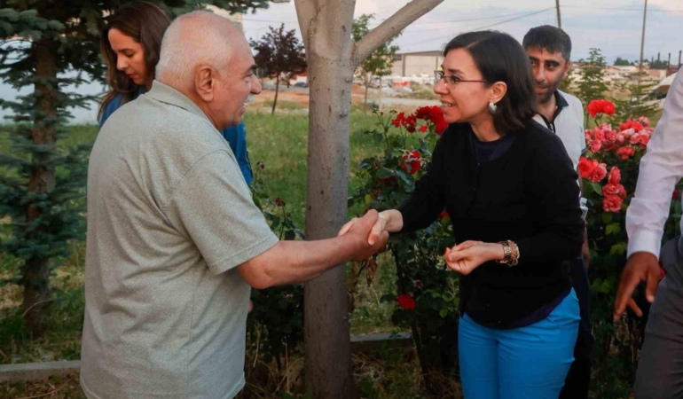 baskan-vekili-ozkan-muharrem-ayi-iftarinda-vatandaslarla-bulustu-8IeZ9Phn.jpg