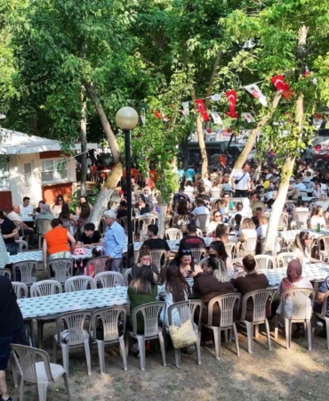 baskan-yetiskin-personelle-piknikte-bulustu-6BxjxMSt.jpg