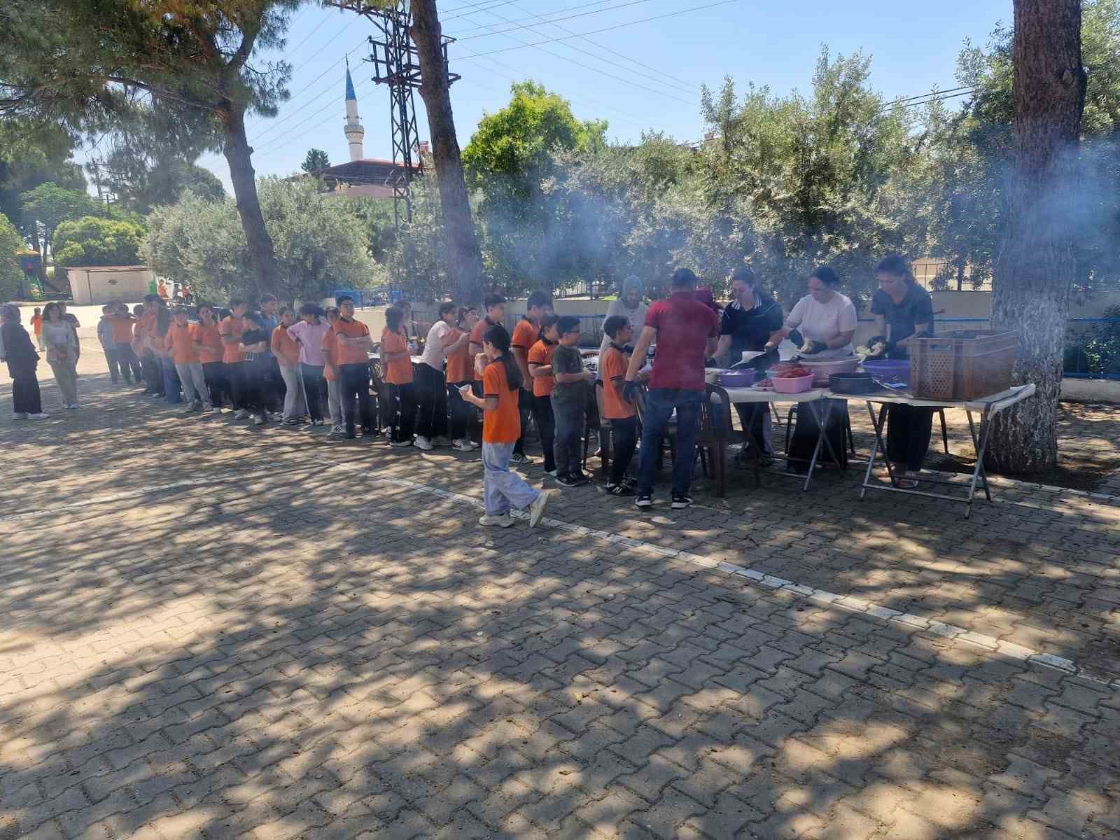 bayramin-bereketi-okul-bahcesine-tasindi-BLbWUvST.jpg