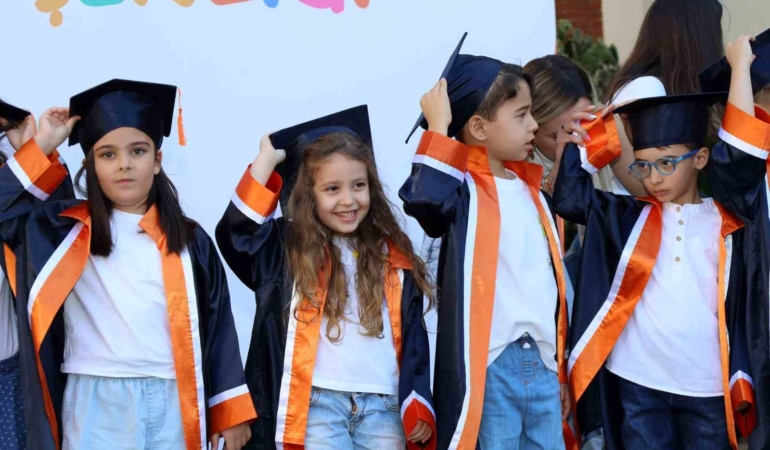 beyaz-koskun-minikleri-kep-atti-I85LOjMa.jpg