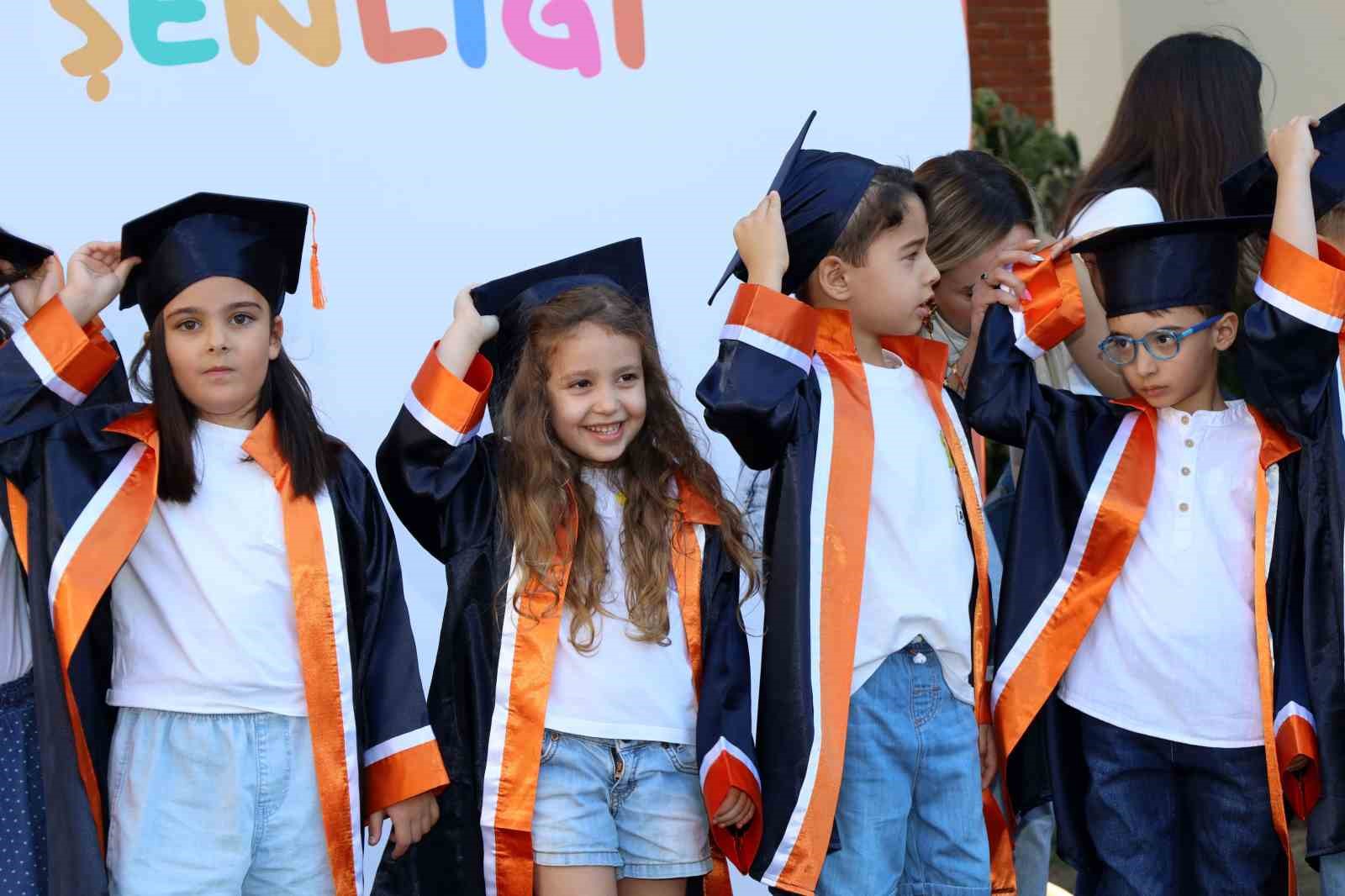 beyaz-koskun-minikleri-kep-atti-I85LOjMa.jpg