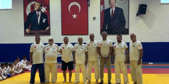 bodrum-ve-aydin-judoculari-kiyasiya-mucadele-etti-3uaxiqSY.jpg