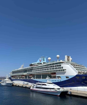 bodruma-turist-akini-deniz-yoluyla-1760-turist-geldi-dH3xwYjM.jpg