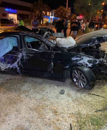 bodrumda-takla-atan-otomobildeki-3-kisi-yaralandi-vlTy1Dr5.jpg