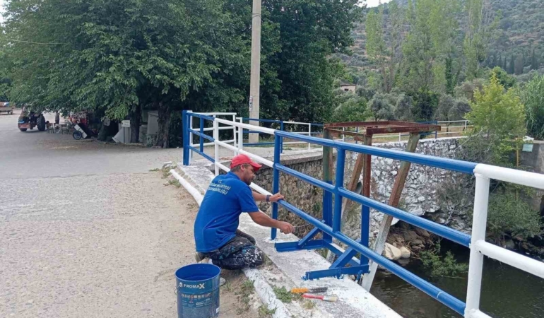 bozdogan-belediyesinden-kazanderede-korkuluk-ve-tel-orgu-calismasi-BIS83KgY.jpg