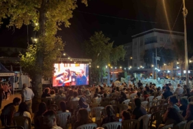buharkentliler-acik-hava-sinemasinda-bulustu-QGt6DGjZ.jpg