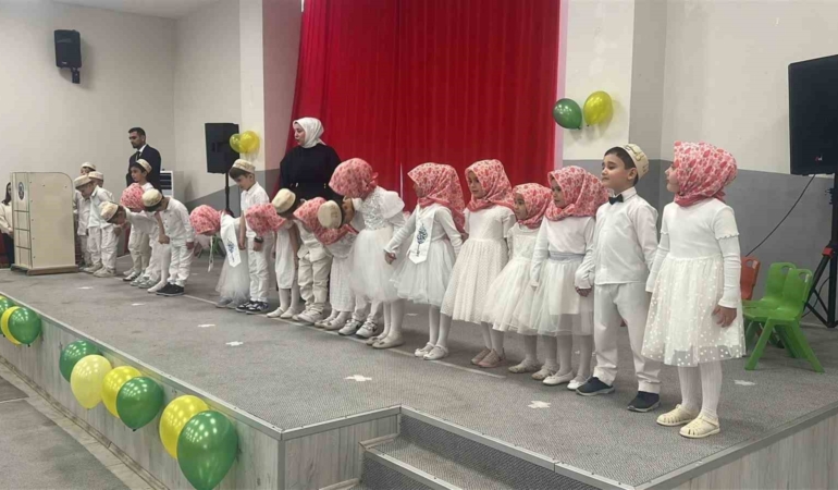 cavdarhisarda-4-6-yas-kuran-kursu-ogrencilerinden-yilsonu-gosterisi-1w7g87Te.jpg