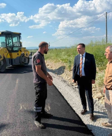 cavdarhisarda-ilcikoren-baglanti-yolunda-asfalt-calismalari-yerinde-incelendi-X2eJXZGi.jpg