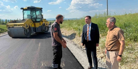cavdarhisarda-ilcikoren-baglanti-yolunda-asfalt-calismalari-yerinde-incelendi-X2eJXZGi.jpg