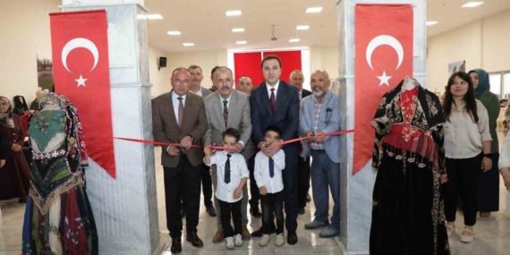 cavdarhisarda-yilsonu-sergisi-acildi-WukMC4rB.jpg