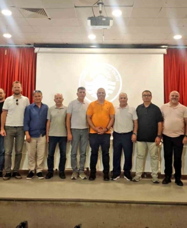 cesme-belediyesporda-mehmet-sarisac-yeniden-baskan-secildi-RtjBHvig.jpg