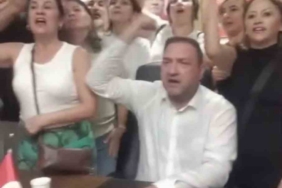 chp-izmirde-olayli-gece-gumrukcu-il-binasina-girdi-taraflar-arasinda-arbede-cikti-IqiwCl71.jpg