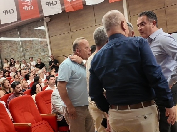 chpnin-birlik-ve-beraberlik-toplantisindan-ayrilan-baskan-aricidan-aciklama-jXaTirmy.jpg