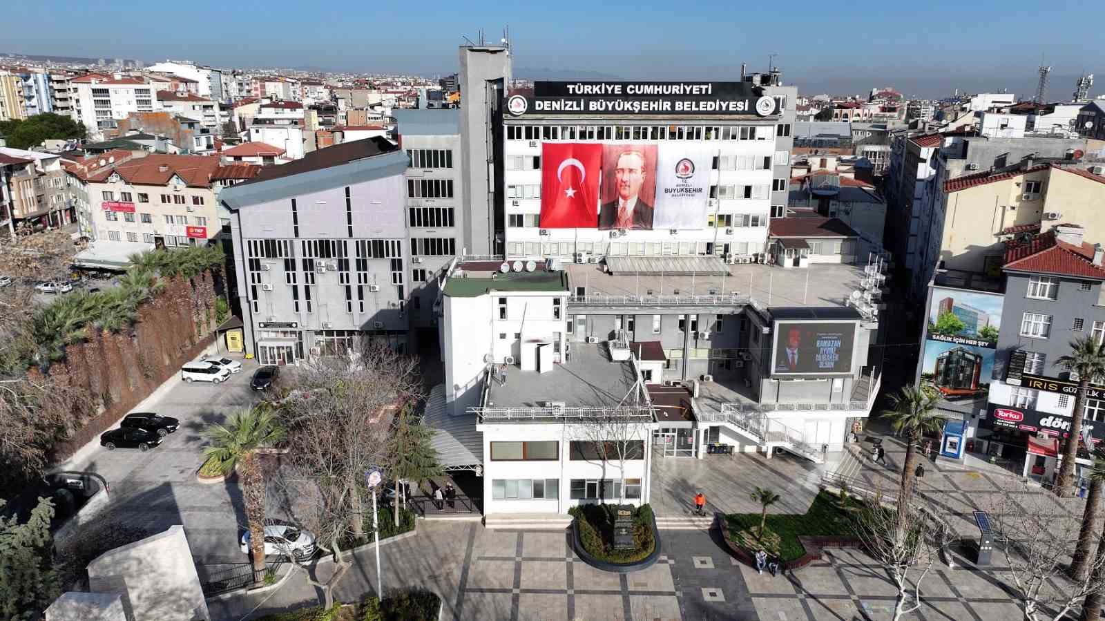 denizli-buyuksehir-sinav-yolculugunda-ogrencileri-yalniz-birakmiyor-PjqrBkxN.jpg