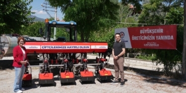 denizli-buyuksehirden-bozkurtlu-ureticilere-capa-makinesi-destegi-1RiNFrrR.jpg