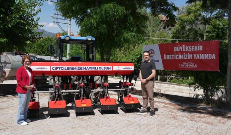 denizli-buyuksehirden-bozkurtlu-ureticilere-capa-makinesi-destegi-1RiNFrrR.jpg