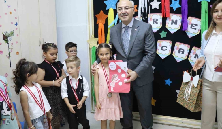 denizlide-180-bin-ogrenci-karne-sevinci-yasadi-tM8UHLI6.jpg