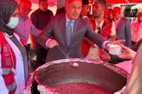 denizlide-muharrem-ayinin-bereketi-asure-ikramiyla-paylasildi-uKw49NCq.jpg