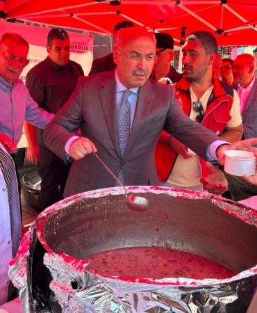 denizlide-muharrem-ayinin-bereketi-asure-ikramiyla-paylasildi-uKw49NCq.jpg