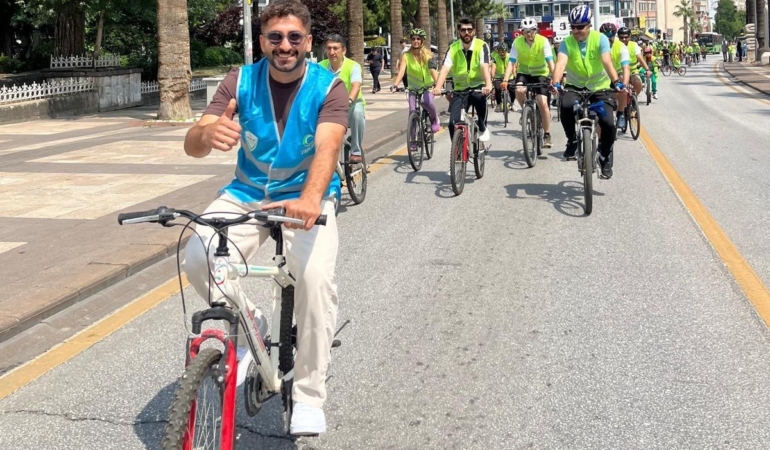 denizlide-pedallar-saglikli-yasam-icin-cevrildi-yVvITOYx.jpg