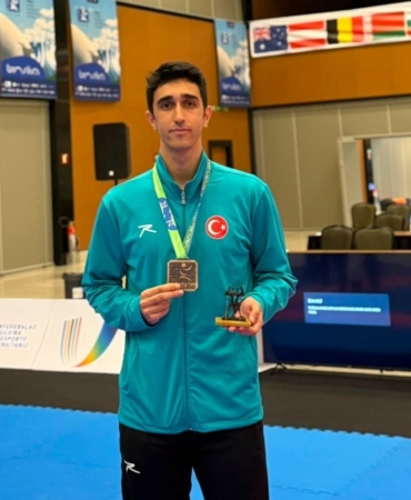 denizlili-batuhan-karate-dunya-ucuncusu-oldu-zJYIrYZk.jpg