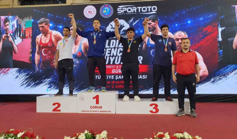 denizlili-guresci-cifte-sampiyonluk-yasadi-KuysPbD1.jpg