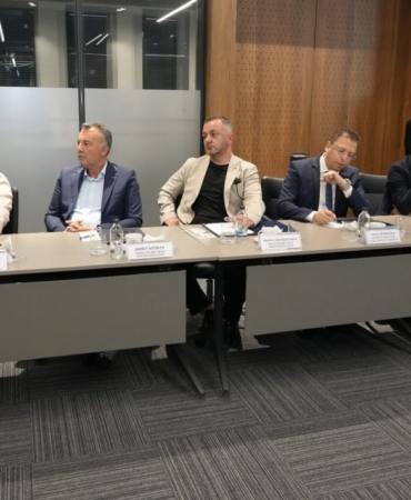 denizlinin-uc-gucu-dso-catisi-altinda-bir-araya-geldi-Q7dBbaci.jpg