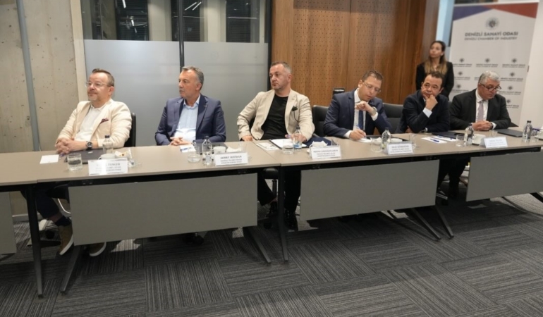 denizlinin-uc-gucu-dso-catisi-altinda-bir-araya-geldi-Q7dBbaci.jpg