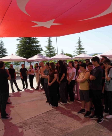 dev-turk-bayragi-altinda-meslek-festivali-coskusu-gpHKCwEN.jpg