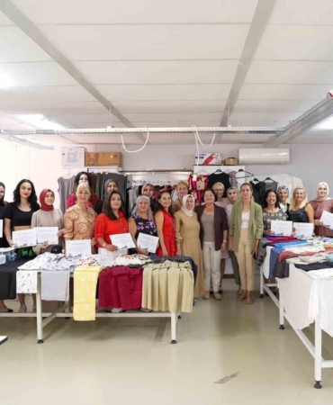didim-belediyesi-moda-tasarim-ve-temel-dikis-egitimi-yil-sonu-etkinligi-gerceklestirildi-rfOqacMU.jpg