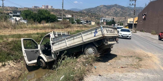 direksiyon-hakimiyetini-kaybedince-kanala-uctu-WSOMsHQc.jpg