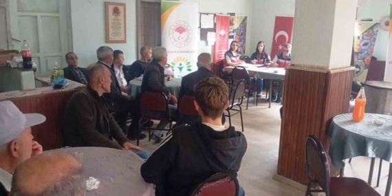 domanicte-ahududu-yetistiriciligi-egitimi-duzenlendi-Uhu6gV5q.jpg