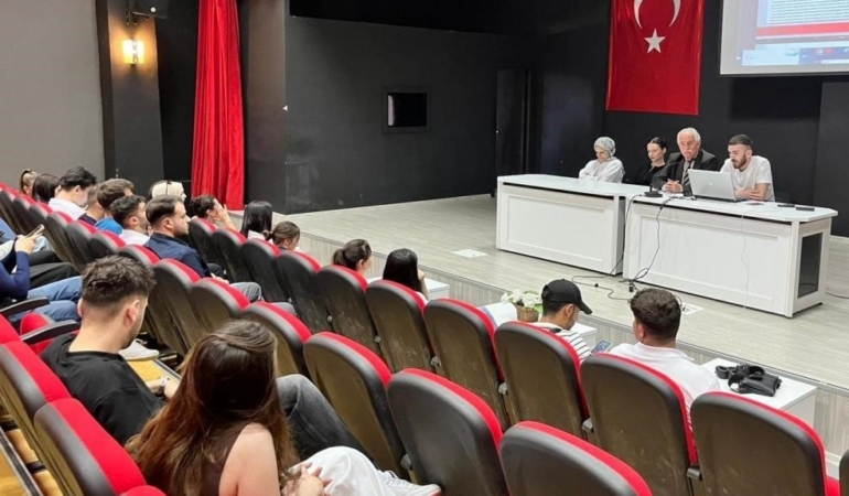 dpu-domanic-hayme-ana-myoda-avrupa-birligi-ve-demokrasi-farkindaligi-semineri-duzenlendi-km9AYOq2.jpg