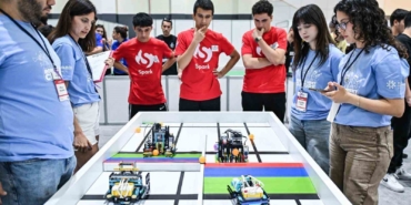 dunya-robot-olimpiyati-turkiye-finalinde-teknoloji-bulustu-rlRtmFLa.jpg