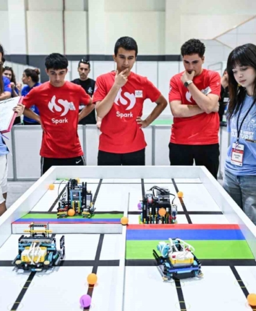 dunya-robot-olimpiyati-turkiye-finalinde-teknoloji-bulustu-rlRtmFLa.jpg