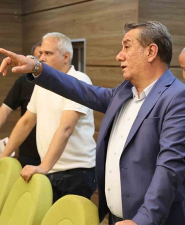 efeler-belediyesi-muzaffer-izgu-salonu-yeni-yuzuyle-sanatseverleri-bekliyor-bHH6abVV.jpg