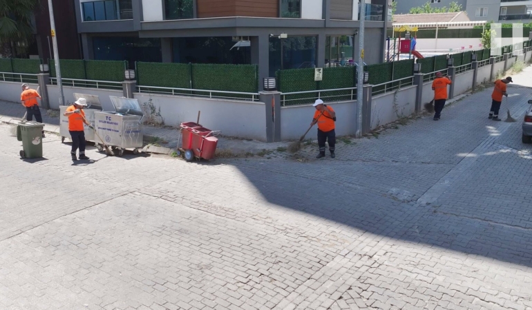 efeler-belediyesi-temizlik-isleri-mudurlugu-calismalarini-surduruyor-h1GMJava.jpg