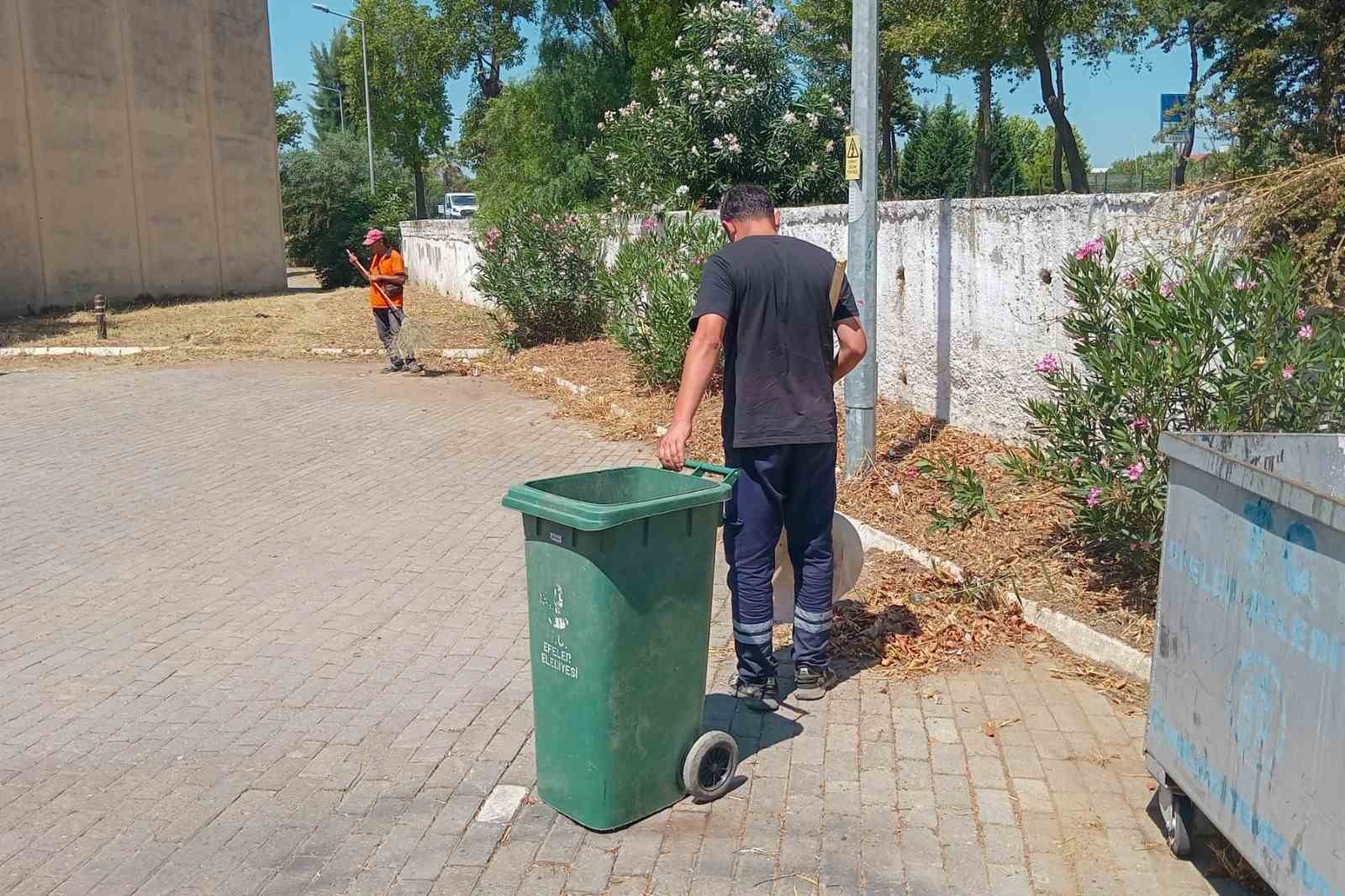 efeler-belediyesinden-gida-carsisinda-temizlik-calismasi-gS1F1Ney.jpg