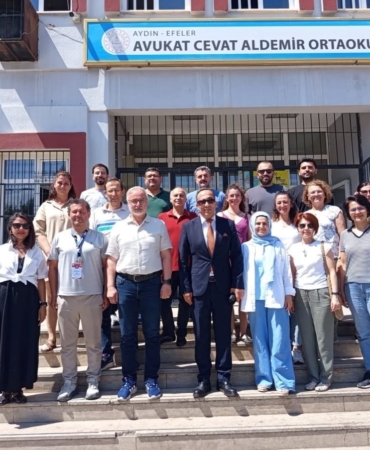 efeler-ilce-milli-egitim-muduru-comruk-hedefimiz-degerlerine-sahip-cikan-nesiller-yetistirmek-77VXRCie.jpg