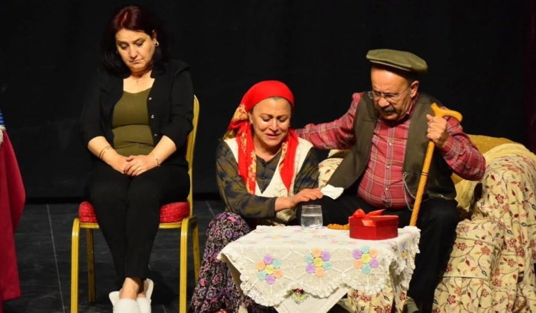 efelerde-karar-ani-tiyatro-oyunu-sahnelenecek-pYbNXECh.jpg